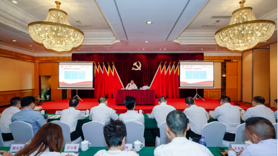 亿万先生mr官方网站集团任丁书记带头讲授“不忘初心、牢记使命”主题教育专题党课