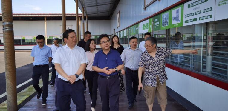 亿万先生mr官方网站集团完成驻村帮扶干部轮换