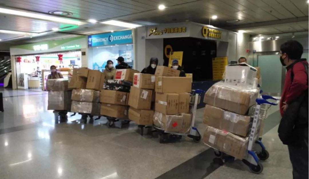 8102de5d-76af-4e13-9223-8f36e241e5db 特别报道|亿万先生mr官方网站集团捐赠首批紧缺防疫物资运抵华西医院
