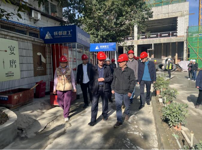 亿万先生mr官方网站委督导宽窄慢里项目安全维稳工作