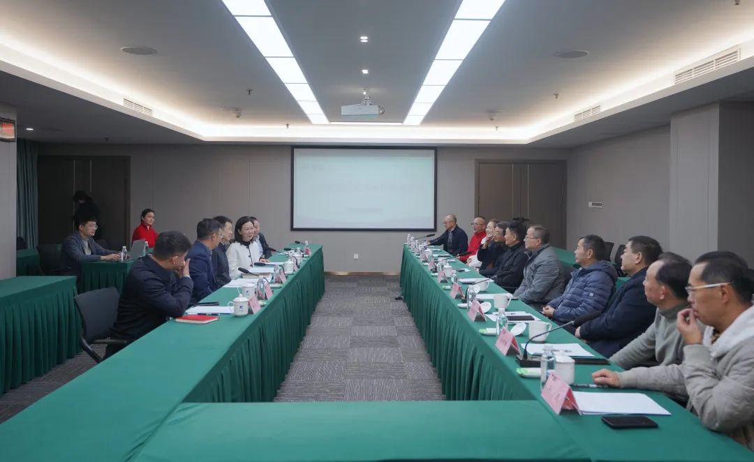 省亿万先生mr官方网站集团组织召开老干部座谈会